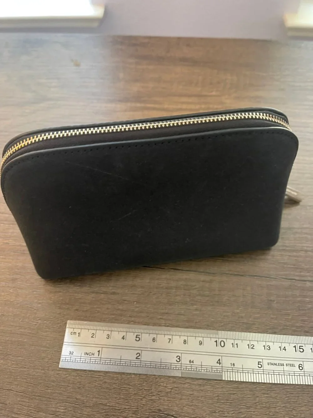 Like New Kate Spade New York Black Leather Zip Pouch Gold Hardware
